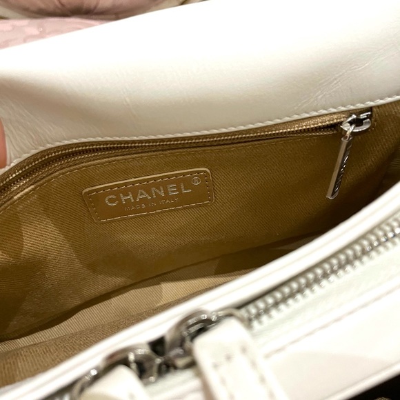 Chanel Flap bag 🌸 - Picture 6 of 13